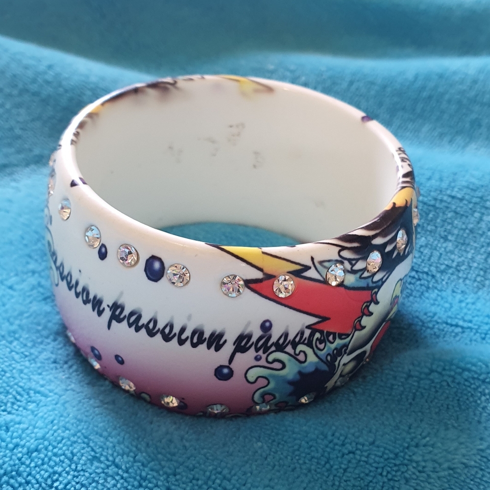 Bold Acrylic Eagle Bangle Bracelet - image 7